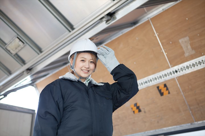 《越谷市》週払いOK・大型車での冷凍食品の店舗配送ドライバー！（...