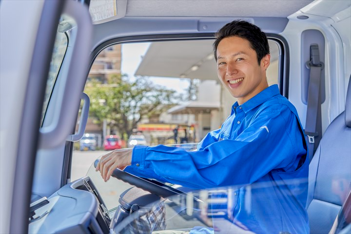 《吹田市》週払いOK・3ｔ車でのコンビニへのパンの配送ドライバー...