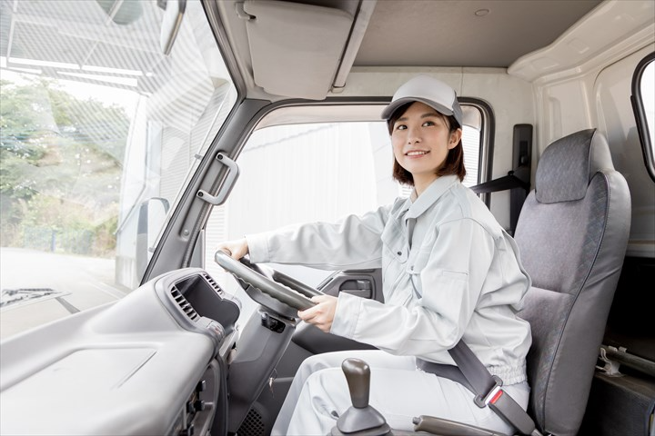 《入間郡三芳町》週払いOK・大型車での雑貨のセンター間配送ドライ...