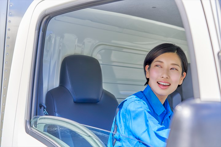 《鶴ヶ島市》週払いOK・3ｔ車での冷凍食品の配送ドライバー！（超...