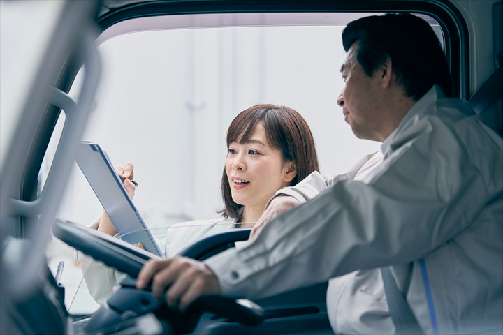 《吹田市》週払いOK・3ｔ車でのコンビニへのパンの配送ドライバー...