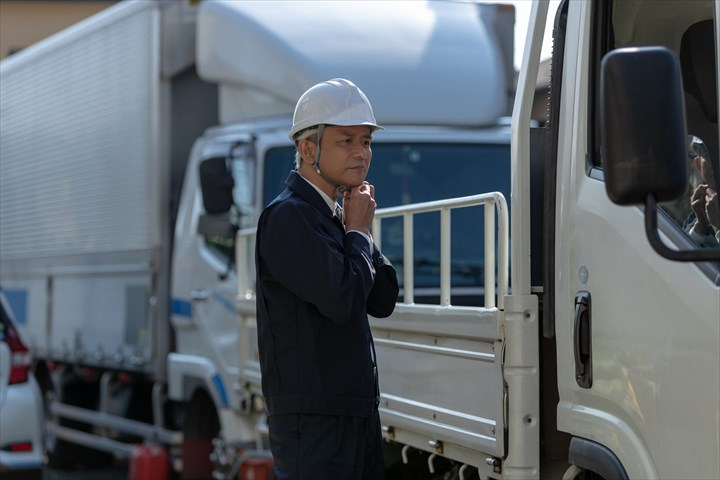 《江東区》週払いOK・普通車～4ｔ車での企業などへのアパレル品等...