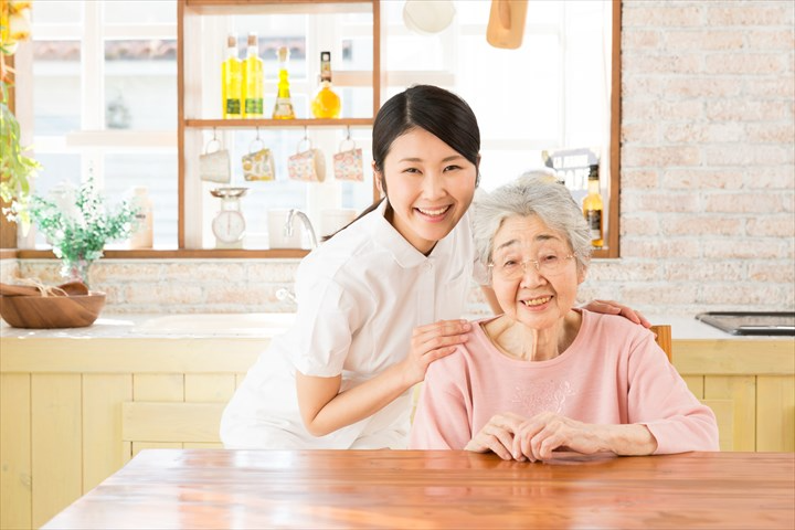 《中央区》週払いOK・特別養護老人ホームでの介護兼送迎スタッフ！...